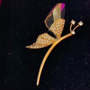 Gloden butterfly brooch